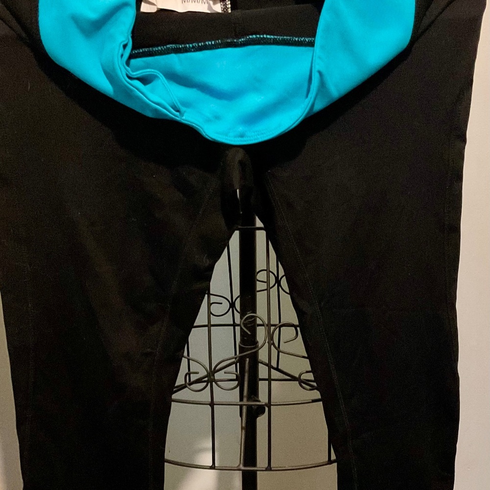 ‘’ENERGY ‘’  LEGGINGS  SIZE MEDIUM ,,  NOT WORN